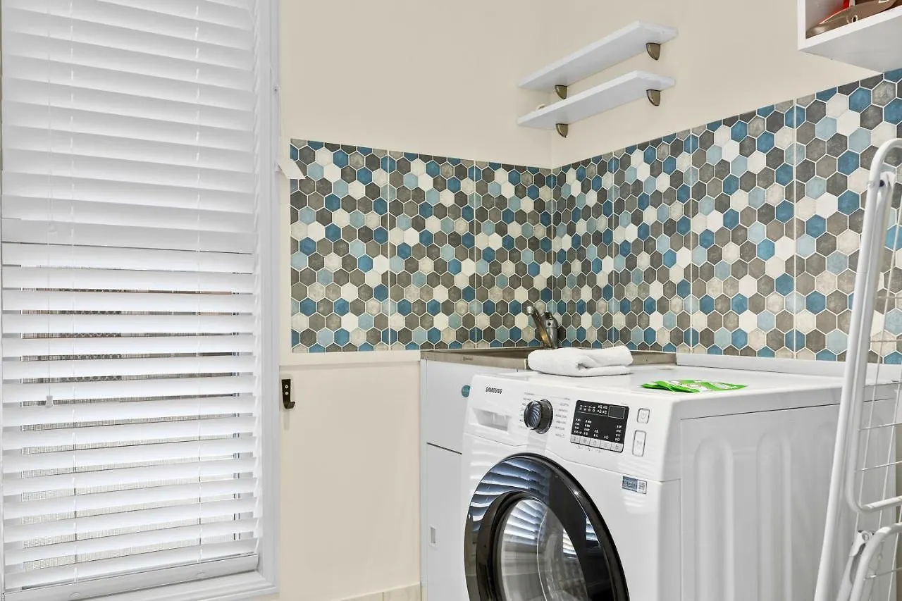 Regency 3 Bedroom Central Town House Mooloolaba 0*,