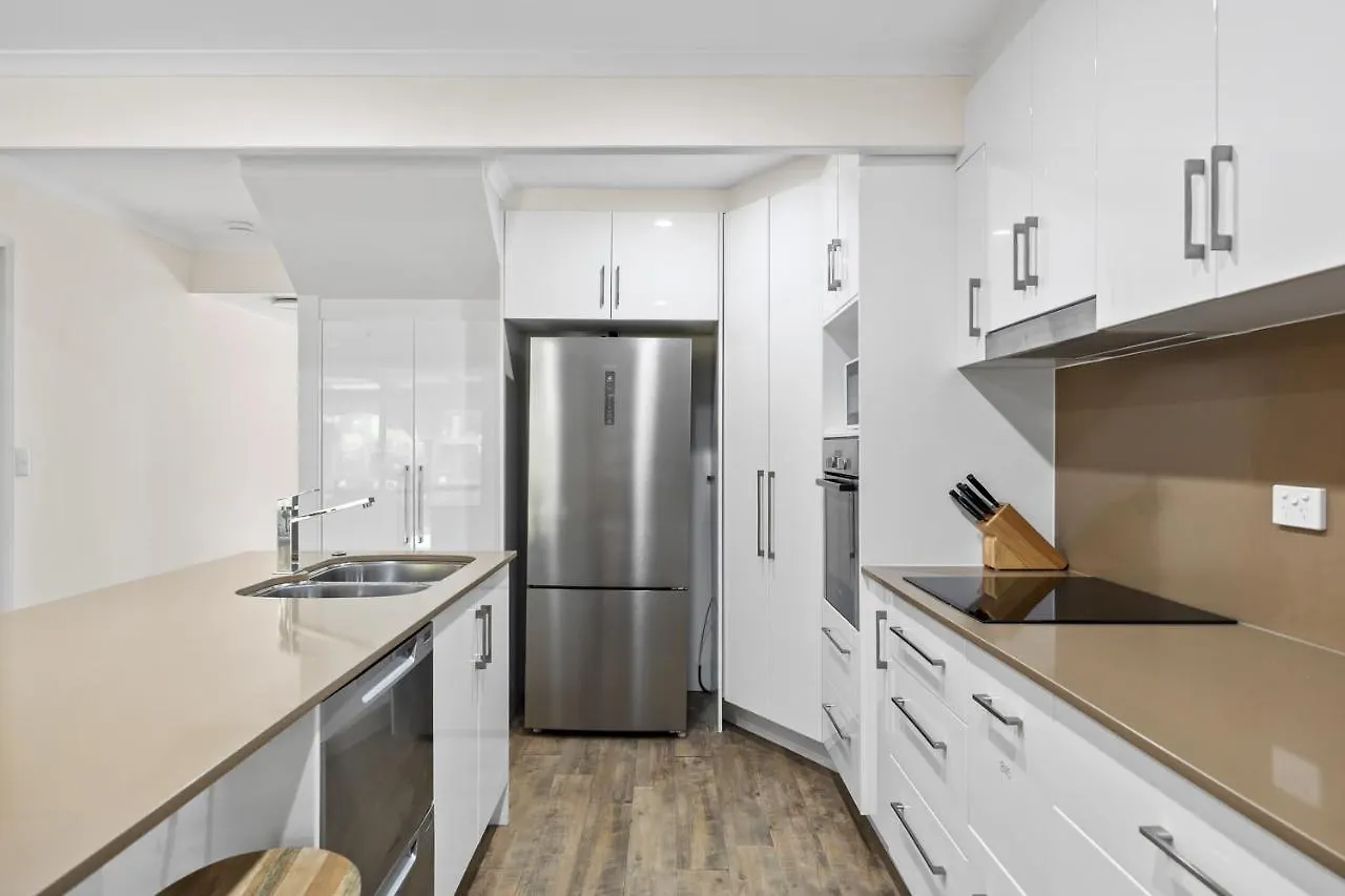 Regency 3 Bedroom Central Town House Mooloolaba Australia